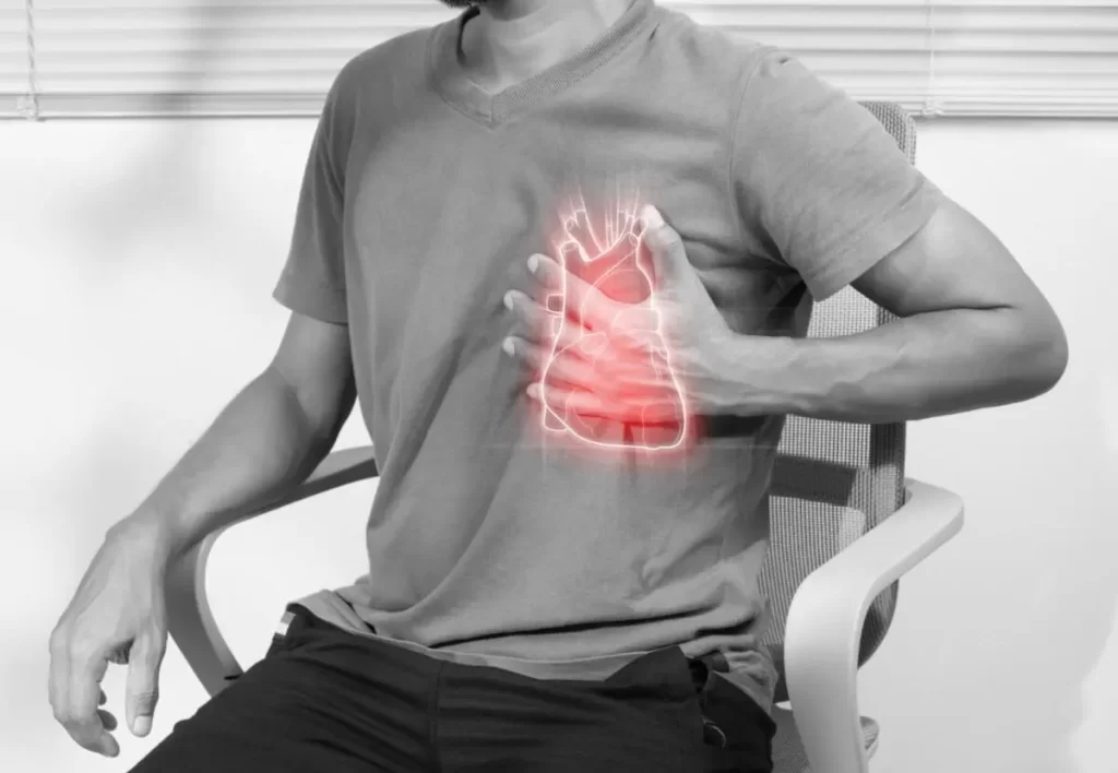 An Asian man has chest tightness due to a heart attack Coronary artery disease